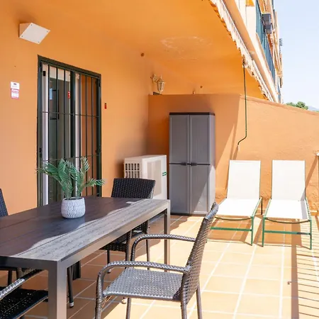 Encinas Garden فوينخيرولا